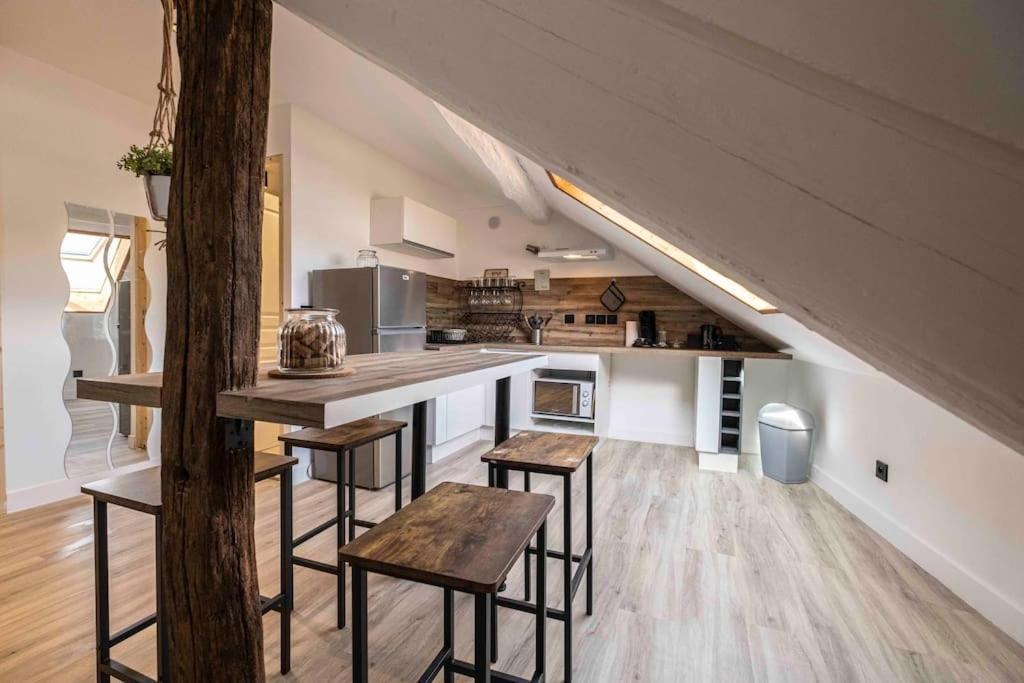 Apartamento Cocon Sous Les Toits Albertville Exterior foto
